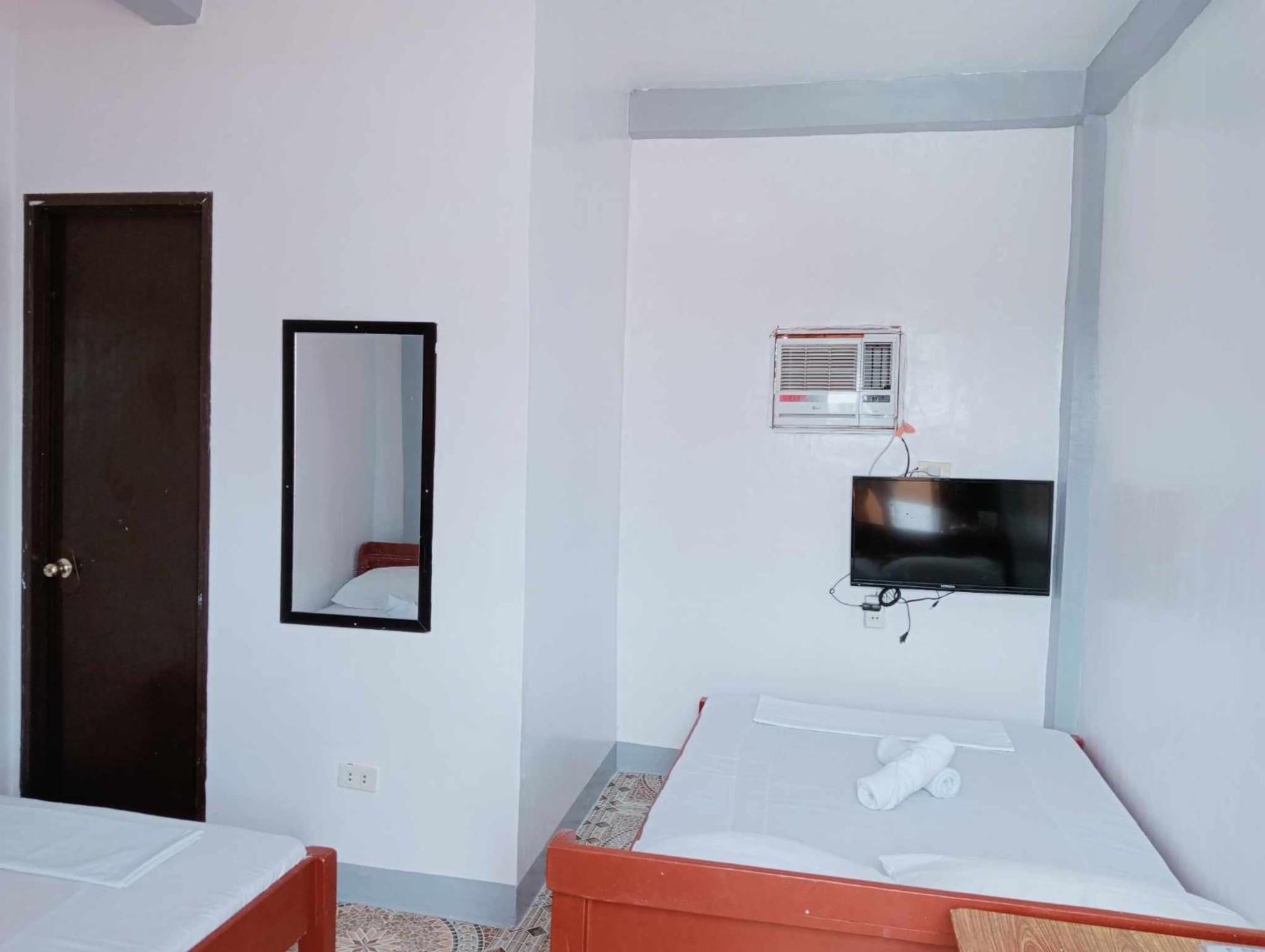 Ludy'S 2 Pension House Carles Exterior foto